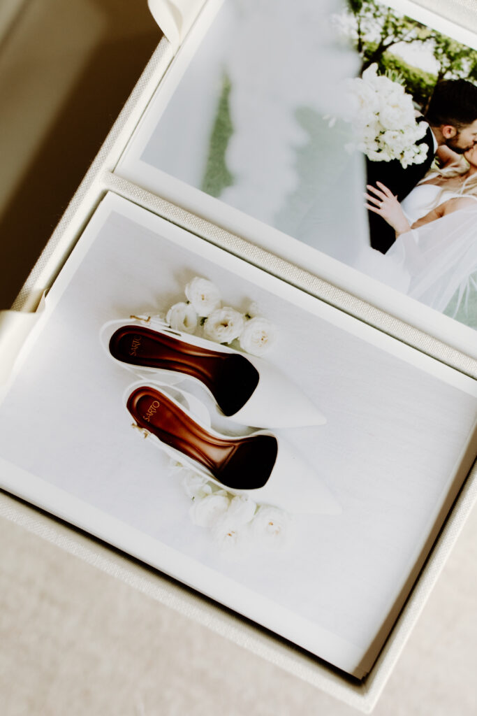 Custom linen box for wedding photos 